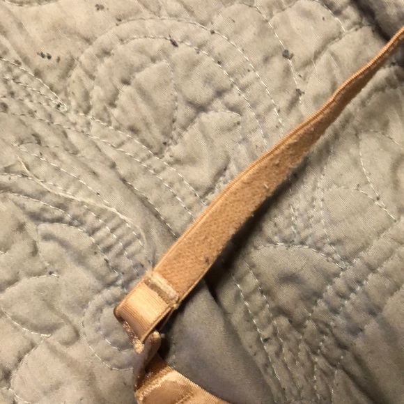 VICTORIA’S SECRET BOMBSHELL BRA 36C - Picture 5 of 5